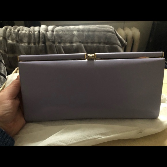 Early 60s pillbox lilac clutch. MINT CONDITION! - Picture 5 of 8